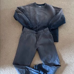 Aritzia - TNA - Cozy AF sweatsuit - unique ombré color!  Worn once.